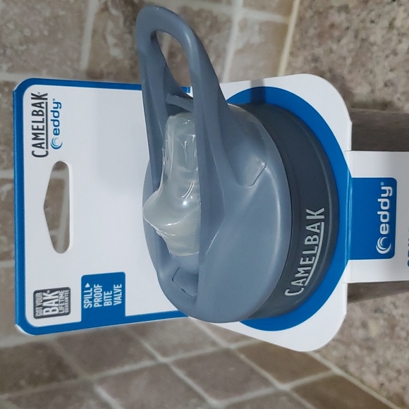 Camelbak Waterbottle - Picture 5 of 6